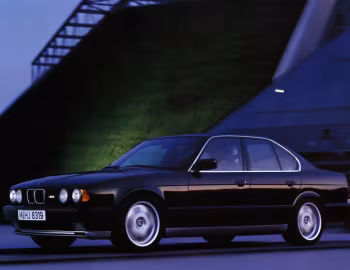 BMW M5 Sedan [Worldwide] (E34) '12.1991–05.1994