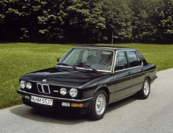 BMW M5 [Worldwide] (E28) '10.1984–09.1987