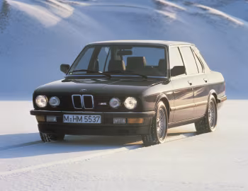 BMW M5 [Worldwide] (E28) '10.1984–09.1987