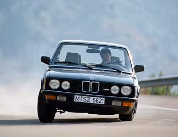 BMW M5 [Worldwide] (E28) '10.1984–09.1987