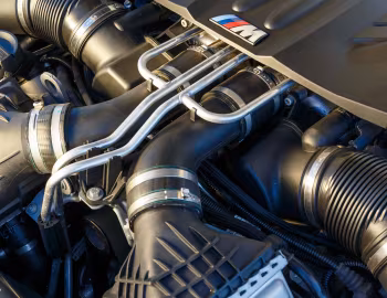 Bajo el capó BMW M5 Competition Package [UK-spec] (F10) '2013–16