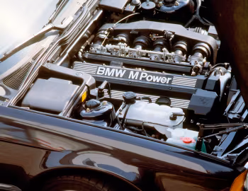 Пад капотам BMW M5 [Worldwide] (E34) '07.1988–04.1992