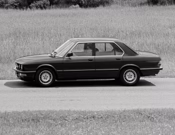 BMW M5 [Worldwide] (E28) '10.1984–09.1987