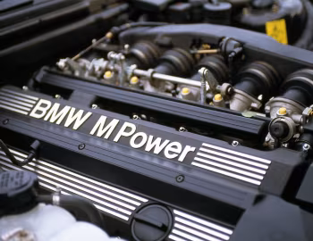 发动机舱 BMW M5 [Japan] (E34) '1989–92