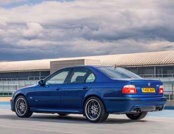 BMW M5 [UK-spec] (E39) '09.2000–06.2003
