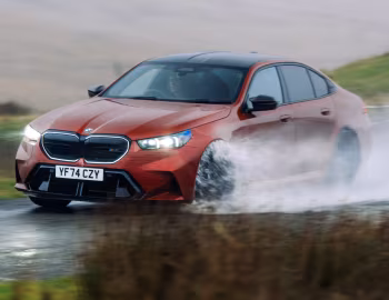 BMW M5 [UK-spec] (G90) '2024–pr.