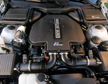 Bajo el capó 2001–03 BMW M5 [North America] (E39) '09.2000–06.2003