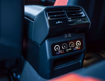 Interior BMW M5 [Japan] (G90) '2024–pr.