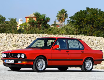 BMW M5 [Worldwide] (E28) '10.1984–09.1987