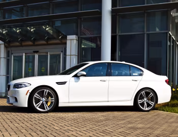 2013 BMW M5 [North America] (F10) '03.2012–07.2013