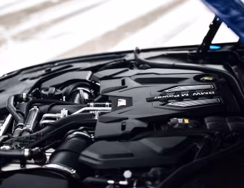 Bajo el capó BMW M5 [UK-spec] (F90) '2018–20