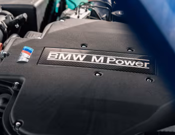 Bajo el capó BMW M5 [UK-spec] (E39) '09.2000–06.2003
