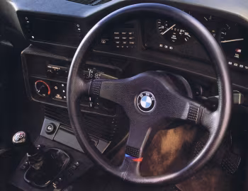 Panel frontal BMW M5 [UK-spec] (E28) '03.1986–11.1987