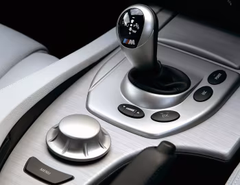 Інтэр'ер BMW M5 [UK-spec] (E60) '03.2005–03.2007