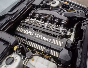 Under the hood 1990–92 BMW M5 [North America] (E34) '12.1989–09.1992