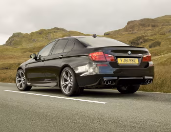 BMW M5 [UK-spec] (F10) '2011–13