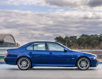 BMW M5 [UK-spec] (E39) '09.2000–06.2003