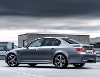 BMW M5 [UK-spec] (E60) '03.2007–12.2009