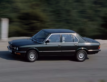 BMW M5 [Worldwide] (E28) '10.1984–09.1987