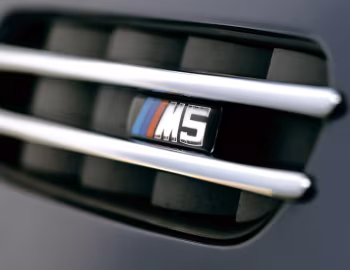 BMW M5 [UK-spec] (E60) '03.2005–03.2007