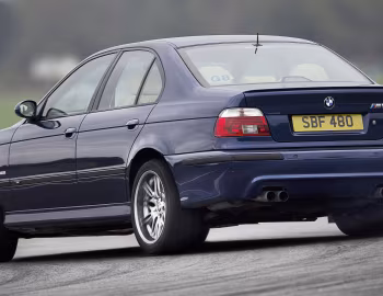 BMW M5 [UK-spec] (E39) '09.2000–06.2003