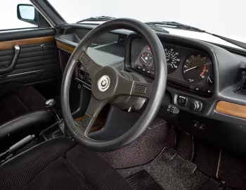 Panel frontal BMW M535i [UK-spec] (E12) '07.1980–05.1981