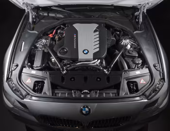Sous la capuche BMW M550d xDrive Sedan [Worldwide] (F10) '02.2012–13