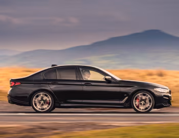 BMW M550i xDrive [UK-spec] (G30) '2020–23