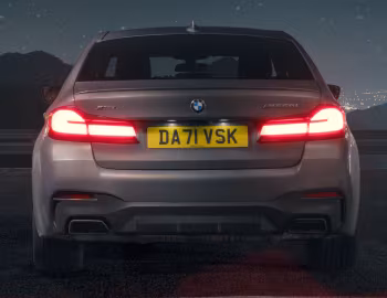 BMW M550i xDrive [UK-spec] (G30) '2020–23