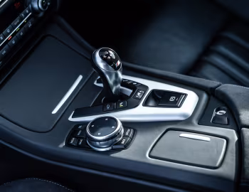 Intérieur BMW M5 "30 Jahre" [UK-spec] (F10) '06–11.2014