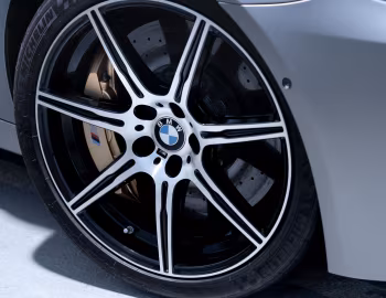 BMW M5 "30 Jahre" [UK-spec] (F10) '06–11.2014