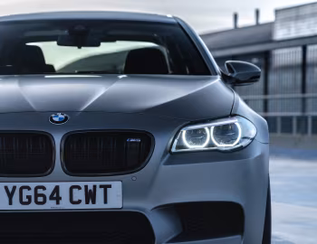 BMW M5 "30 Jahre" [UK-spec] (F10) '06–11.2014