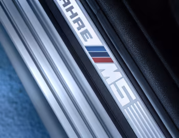 Intérieur BMW M5 "30 Jahre" [UK-spec] (F10) '06–11.2014
