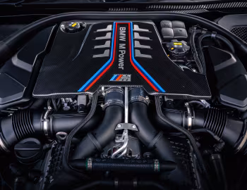Bajo el capó BMW M5 CS [UK-spec] (F90) '2021–24