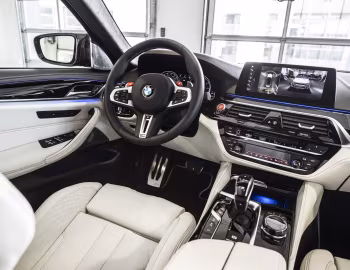 中控台 2018–19 BMW M5 "First Edition" [North America] (F90) '2018