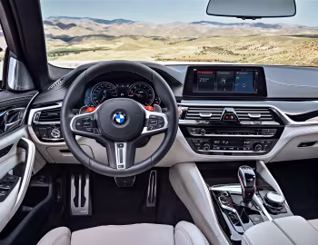 Торпедо BMW M5 "First Edition" [Worldwide] (F90) '2018