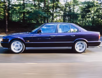 BMW M5 Sedan [UK-spec] (E34) '12.1991–05.1994