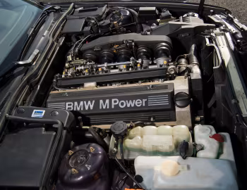 Bajo el capó BMW M5 Sedan [Worldwide] (E34) '12.1991–05.1994