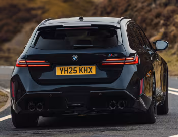 BMW M5 Touring [UK-spec] (G99) '2025–pr.
