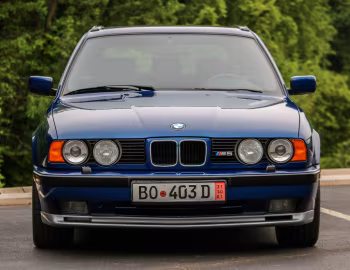 1993–94 BMW M5 Touring [North America] (E34) '1992–05.1994