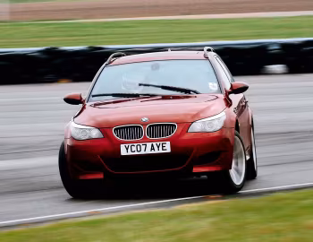 BMW M5 Touring [UK-spec] (E61) '03.2007–02.2010
