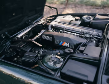 Bajo el capó BMW M5 Touring "Elekta" [Italy] (E34) '06–07.1995