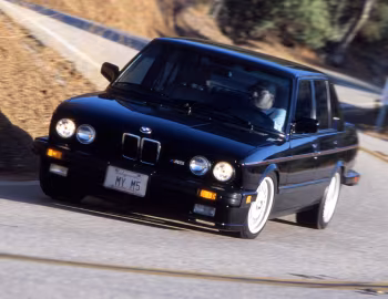 1988 BMW M5 [North America] (E28) '11.1986–11.1987