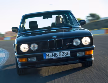 BMW M5 with M-Technic [Worldwide] (E28) '09.1985–09.1987