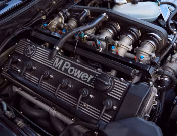 Bajo el capó BMW M5 with M-Technic [Worldwide] (E28) '09.1985–09.1987