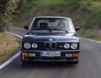 BMW M5 with M-Technic [Worldwide] (E28) '09.1985–09.1987