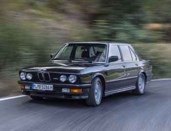 BMW M5 with M-Technic [Worldwide] (E28) '09.1985–09.1987