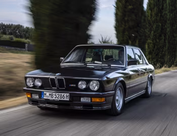 BMW M5 with M-Technic [Worldwide] (E28) '09.1985–09.1987