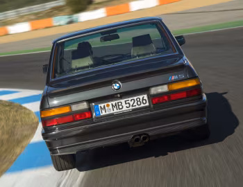 BMW M5 with M-Technic [Worldwide] (E28) '09.1985–09.1987
