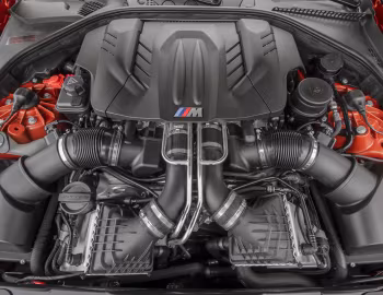 Bajo el capó 2013–15 BMW M6 Coupé [North America] (F13) '06.2012–02.2015